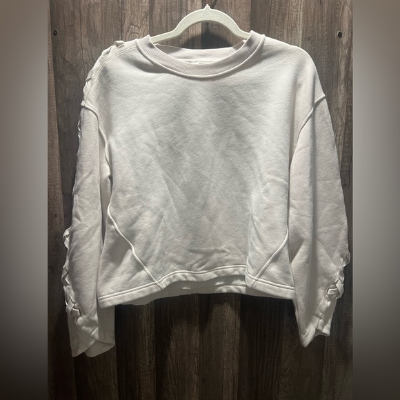 Lululemon Braided Cream Sweater Long Sleeve Detail Size 8 Womens EUC - Picture 3 of 7